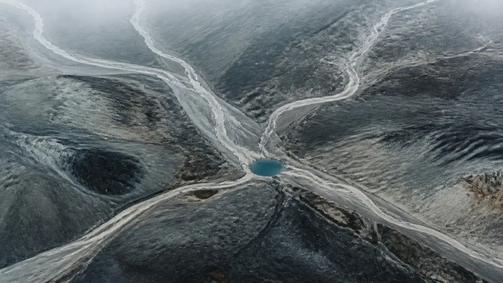 An aerial network of pale paths converging on one blue point, representing third-party sources feeding an AI answer